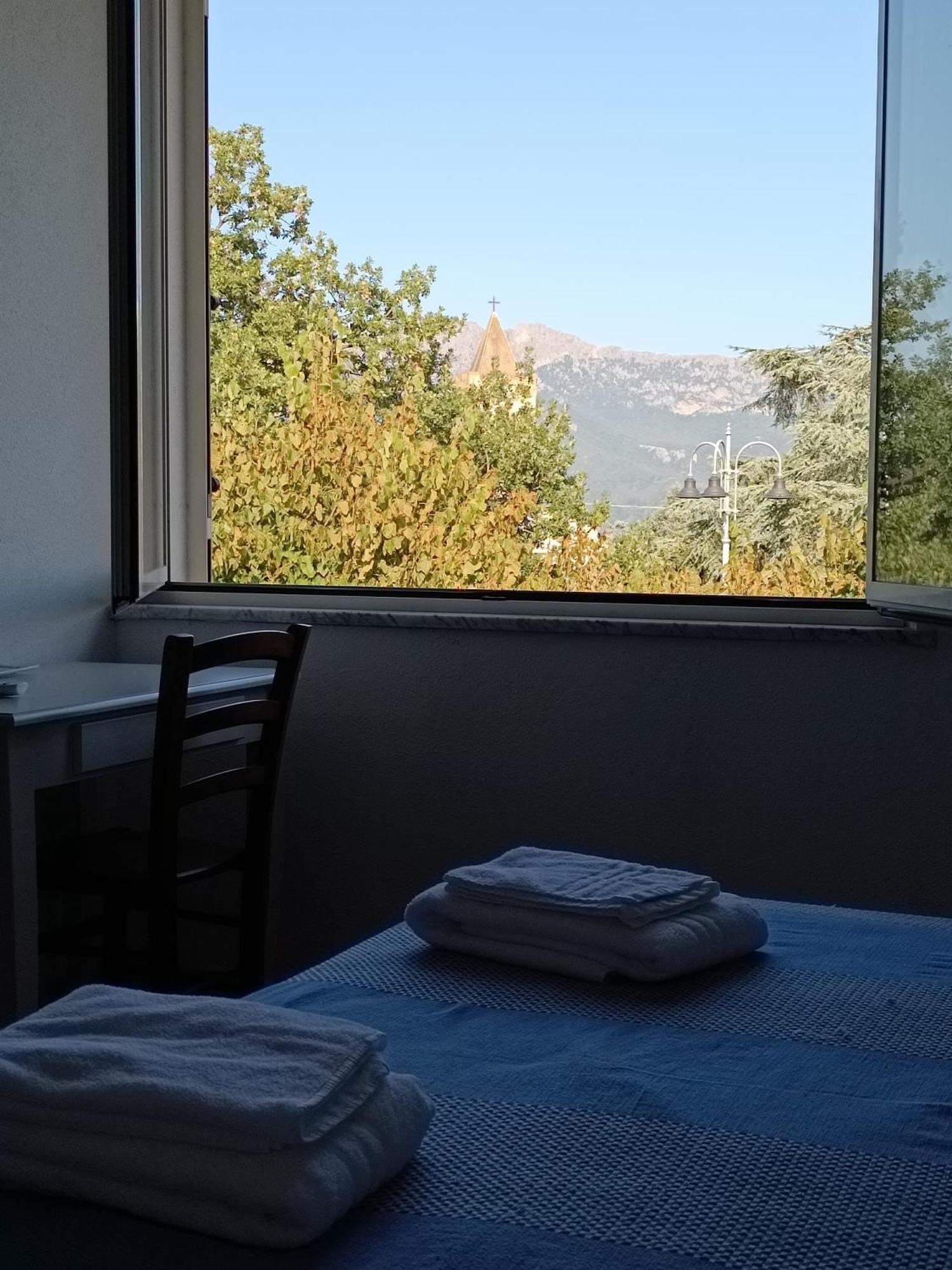 Bed And Breakfast Murales Orgosolo Ngoại thất bức ảnh