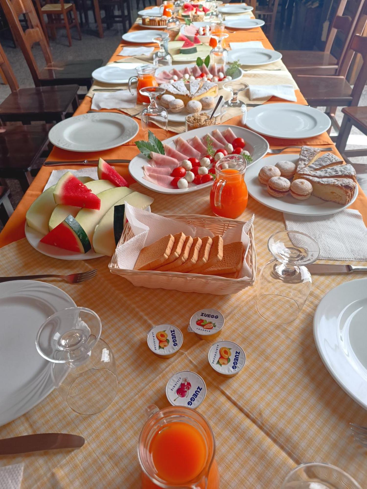 Bed And Breakfast Murales Orgosolo Ngoại thất bức ảnh