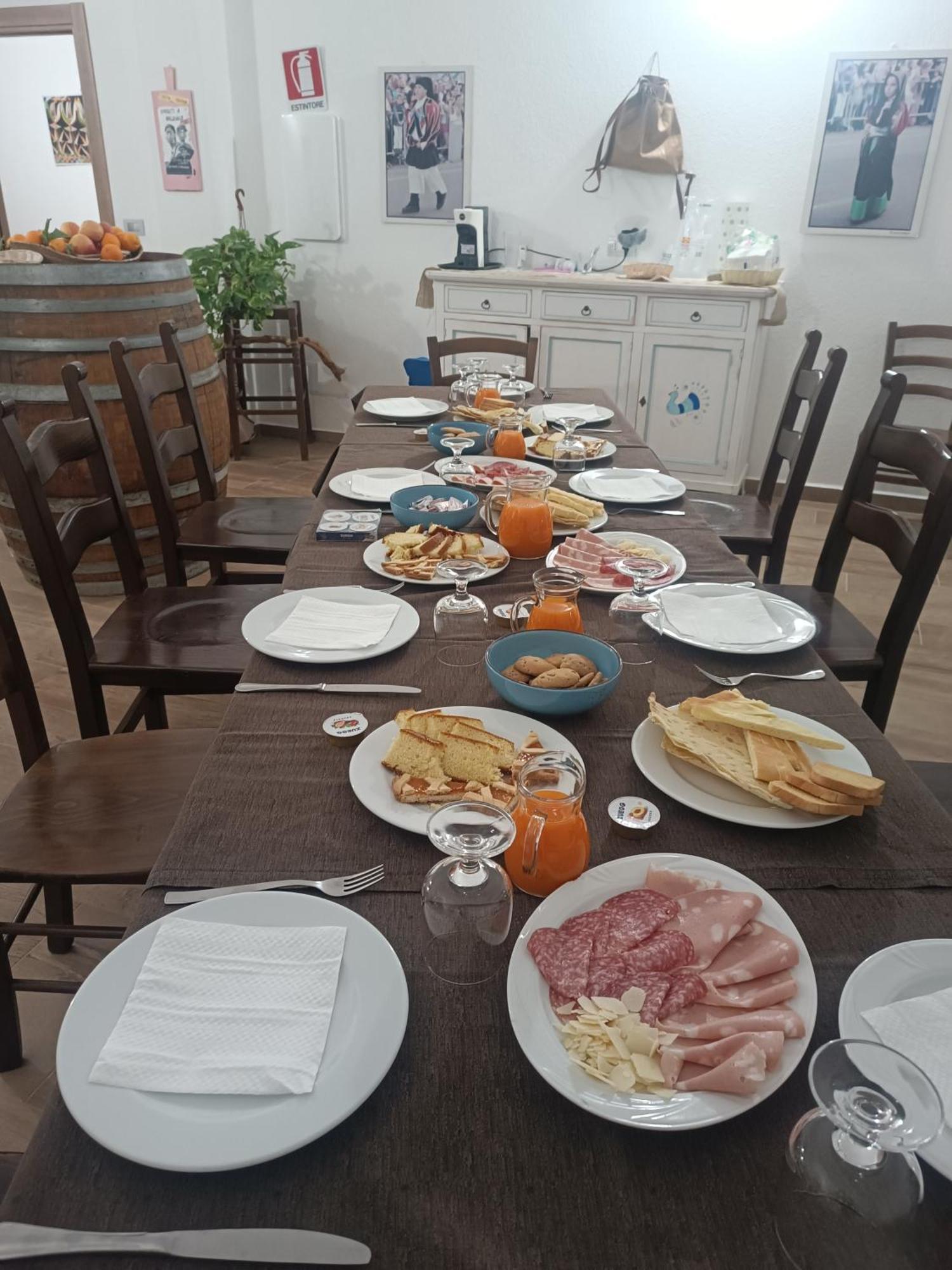 Bed And Breakfast Murales Orgosolo Ngoại thất bức ảnh
